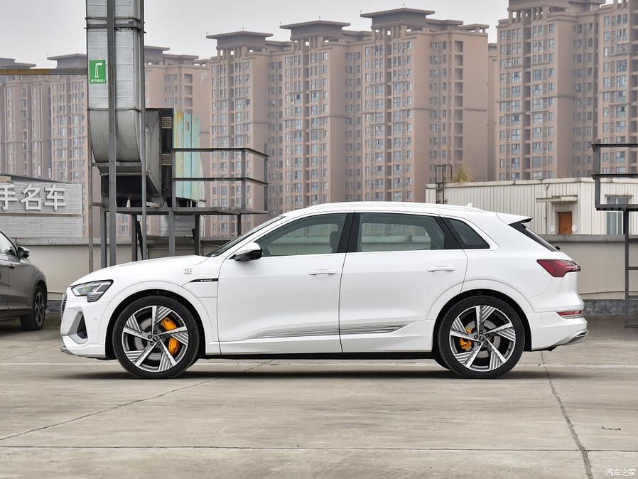Audi e-tron white