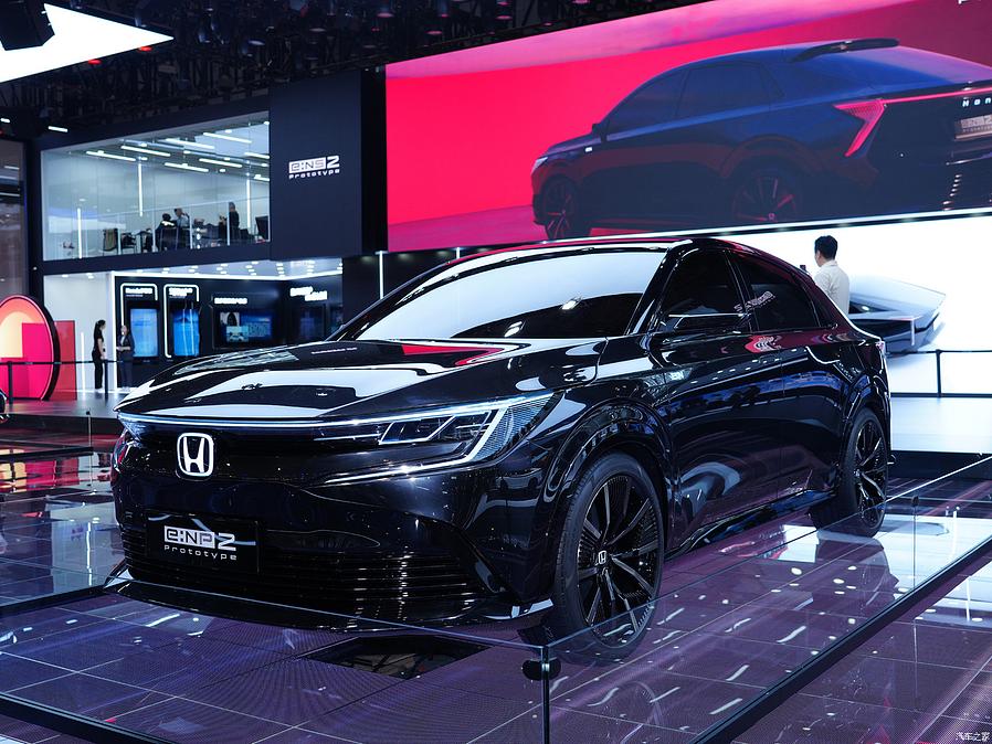 Honda e:NP2 L.Riker Black