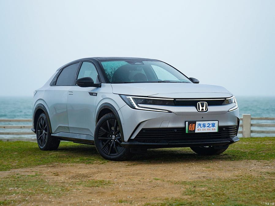 Honda e:NP2 L.Riker Black/Silver