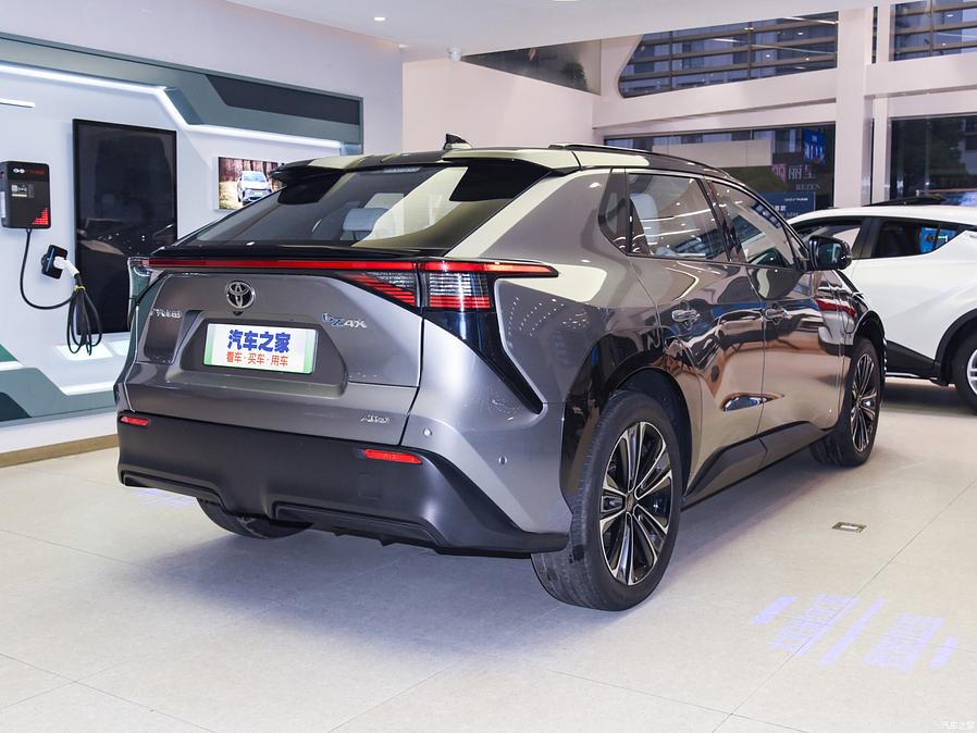 Toyota bZ4X Far mountain gray L.Riker